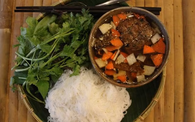 Nhung mon ngon gay thuong nho moi khi xa Ha Noi