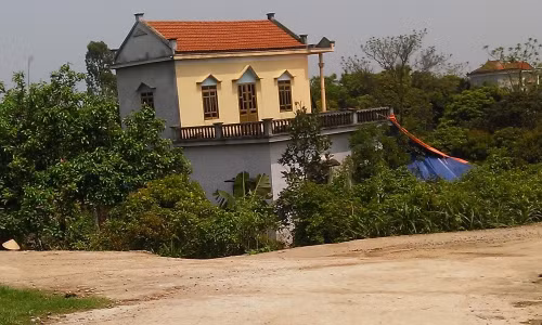 Ngôi nhà xảy ra sự việc.
