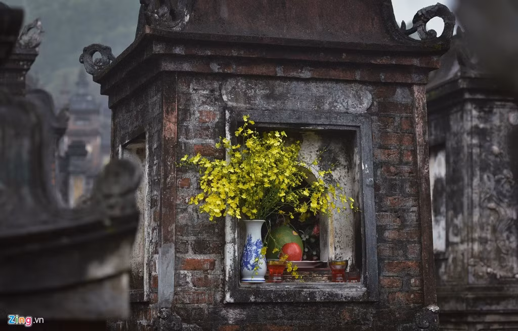 Trải qua hàng trăm năm, các ngôi tháp vẫn được bảo tồn nguyên vẹn và hương khói thường xuyên.