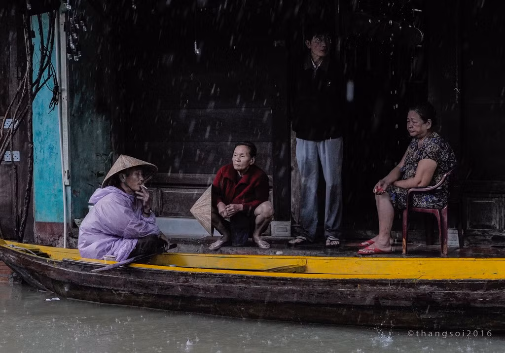 Mọi hoạt động giao thương, buôn bán bị đình trệ hoàn toàn.