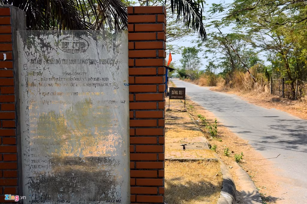 Một trong những dự án xây dựng đầu tiên và có quy mô lớn là khu đô thị mới Long Thọ - Phước An (nằm trên 2 xã Phước An và Long Thọ) triển khai từ năm 2005 với diện tích 224 ha.