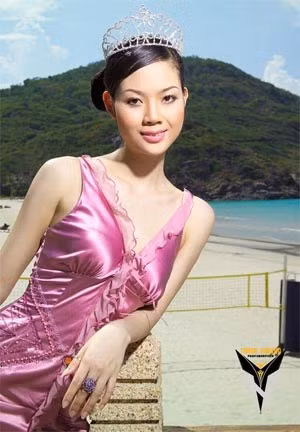 Hoa hậu Mai Phương hiện đã rút lui khỏi làng giải trí để chăm lo công việc gia đình.