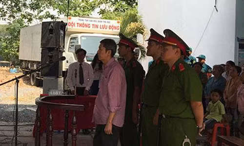 Bị cáo Liêu nhận án chung thân sau khi giết chết vợ hờ. Ảnh: VOV Giao thông
