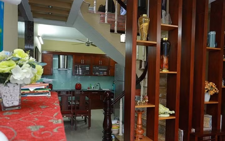 Trước khi chuyển sang ngôi nhà mới, gia đình Quang Tèo sống trong căn nhà nhỏ.