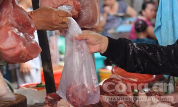 Người Sài Gòn hốt hoảng không biết ăn gì dịp Tết Nguoi Sai Gon hot hoang khong biet an gi dip Tet