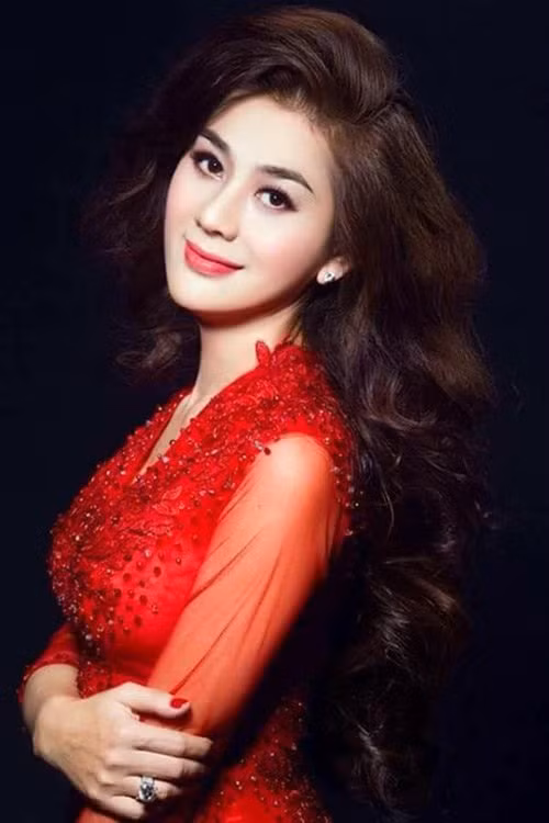 Lam Chi Khanh ly giai ve khuon mat nhon bat thuong-Hinh-2