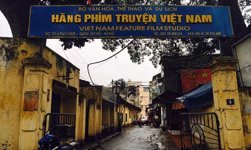 Hãng phim truyện Việt Nam đang sử dụng khu đất gần 5.500 m2 đất tại số 04 Thụy Khuê ven hồ Tây.