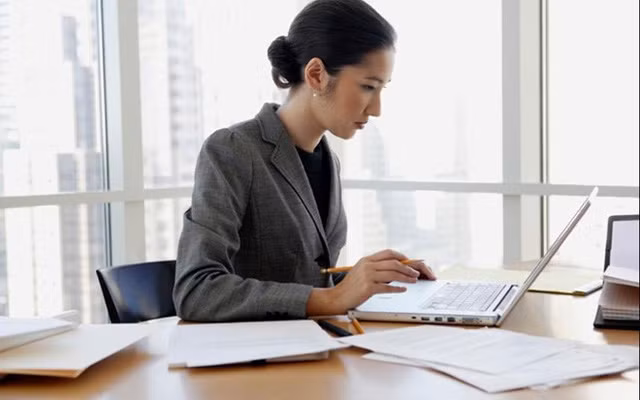 Công việc làm thêm bán thời gian liên quan đến phân tích quản lý có thể kiếm hàng chục ngàn USD mỗi tháng. Trung bình, mức lương của nghề này lên đến gần 38.000 USD/năm.