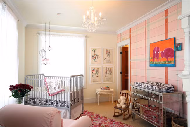 Phong cách chiết trung (Eclectric) trong thiết kế được áp dụng cho căn phòng này. Tất cả tạo nên một ốc đảo hoàn chỉnh dành riêng cho bé yêu.