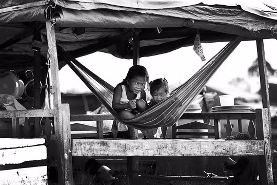 Nếu thấy ánh mắt vô định của trẻ em nơi đây ắt ai cũng không khỏi ái ngại và thương cảm.