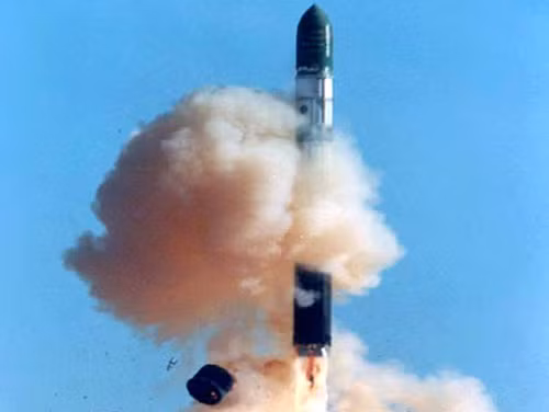 R-36M2: Do Viện thiết kế Yuzhnoie phát triển dựa trên hệ thống R-36 trong thập kỷ 1970, là một trong những tên lửa đạn đạo xuyên lục địa mạnh nhất thế giới. Đây là dòng ICBM sử dụng nhiên liệu lỏng vô địch thế giới về trọng lượng tên lửa khi phóng (nặng tới 211 tấn), khối lượng đầu đạn có thể mang theo (gần 9 tấn) và tầm bắn cực xa (16.000km).