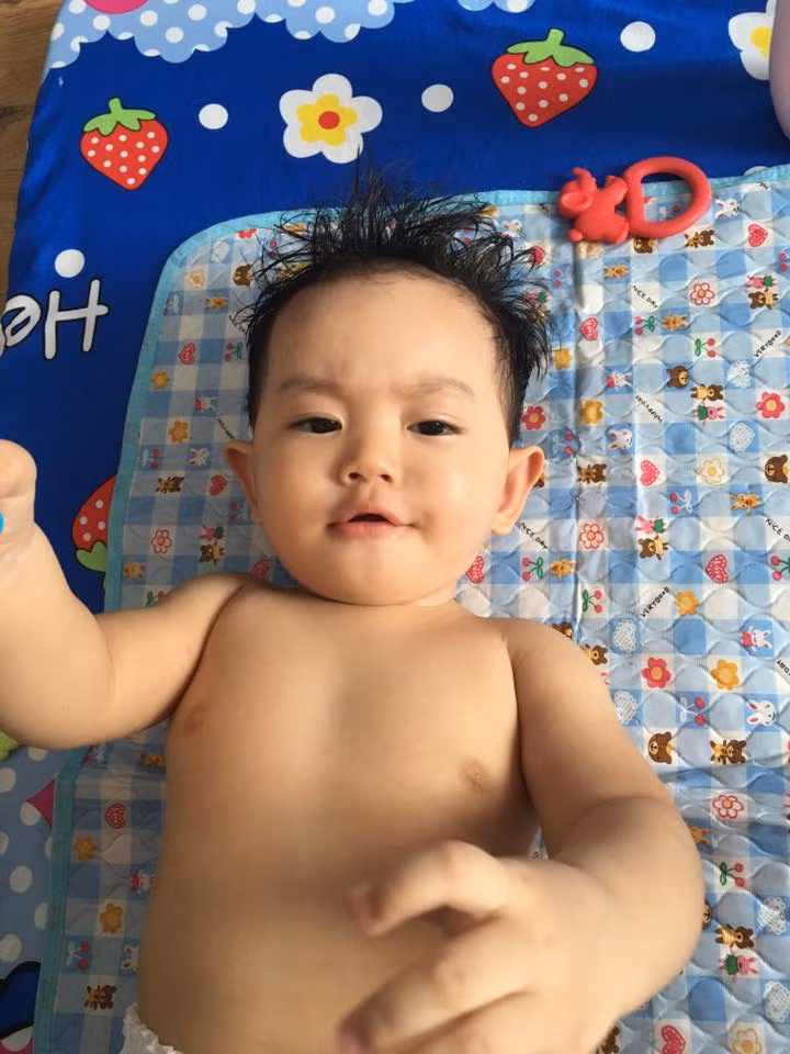 Khánh Thi khoe ảnh con trai Kubi siêu đáng yêu "Hắn già hơn mình nghĩ".