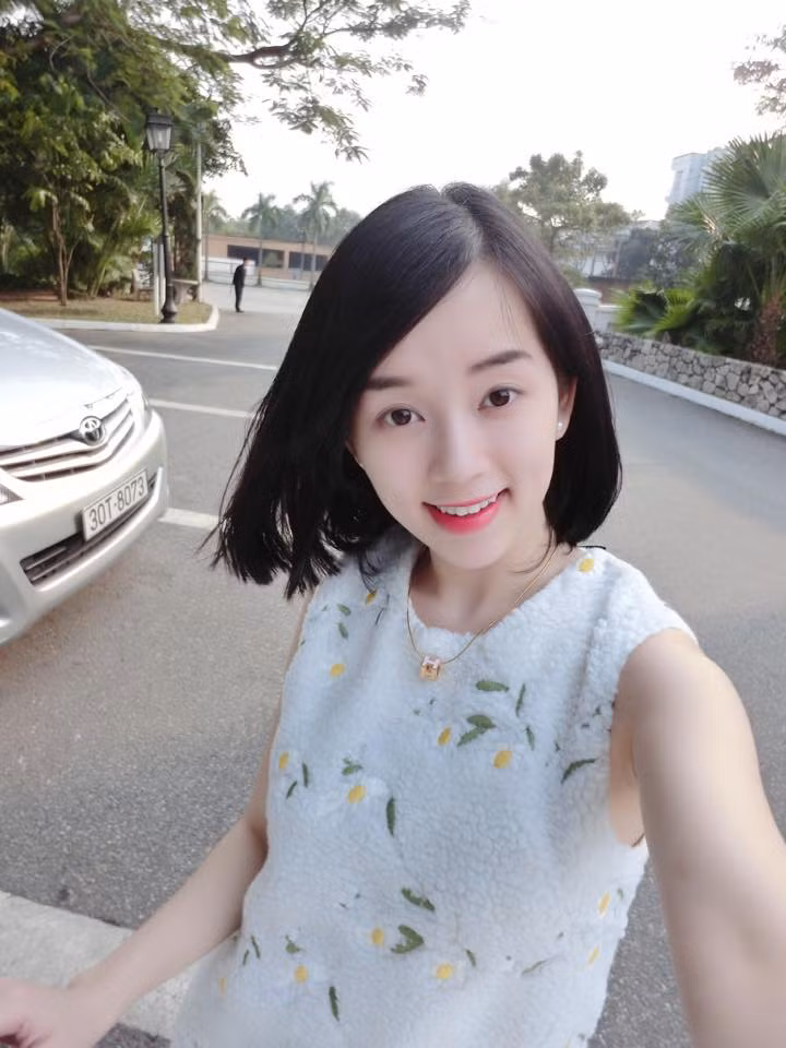 Bà mẹ đơn thân cũng thường xuyên dành cho mình những khoảnh khắc giải lao, thư giãn như đi mua sắm, du lịch nghỉ dưỡng.