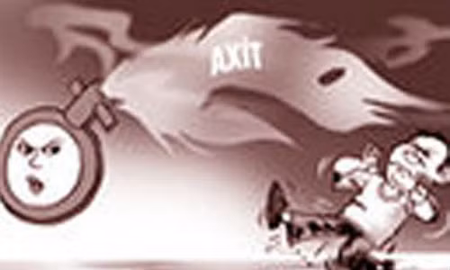 Bau 9 thang van mang axit den tat vao mat chong cu