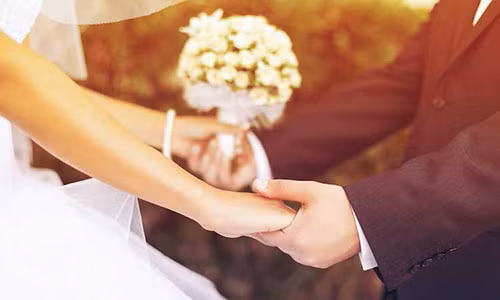 Chuyện tình của cô gái 21 tuổi và phó giám đốc tuổi 55 Chuyen tinh cua co gai 21 tuoi va pho giam doc tuoi 55
