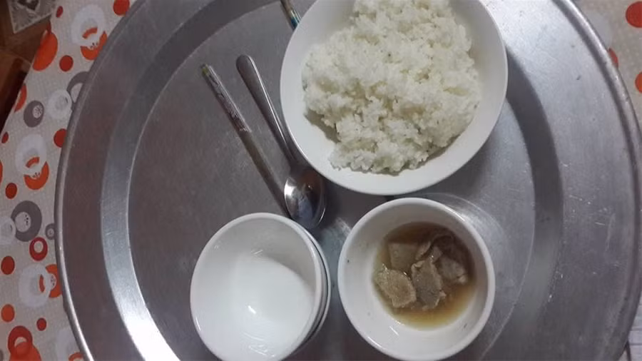 Bua com o cu dam bac me chong nau cho con dau