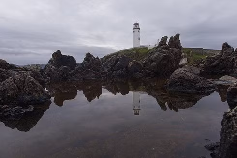 Hải đăng Lough Swilly là một điểm khám phá rất đáng chú ý tại Ireland.