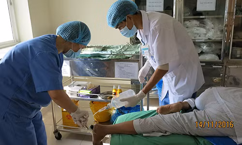 Hút áp lực âm giảm cắt cụt chi do đái tháo đường Hut ap luc am giam cat cut chi do dai thao duong