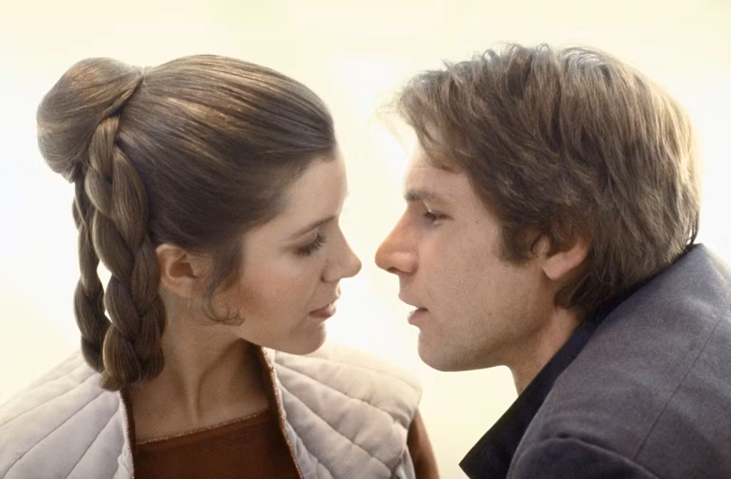 Công chúa Leia Organa và Han Solo tiếp tục trở lại trong tập Star Wars: Episode V - The Empire Strikes Back (1980). Carrie Fisher có lần chia sẻ bà luôn nhớ những trường đoạn khi hai nhân vật cãi nhau. Ở cuốn tự truyện mới xuất bản mang tên The Princess Diarist (2016), bà thậm chí còn tiết lộ rằng mình từng trải qua “tình một đêm” với bạn diễn Harrison Ford.