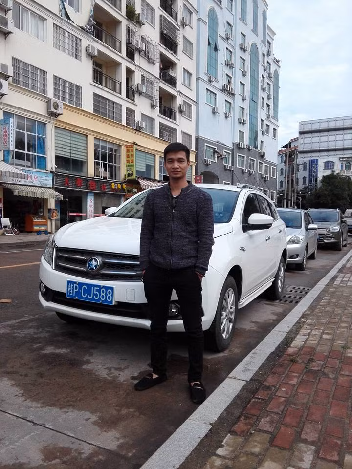 Thuc hu chuyen Le Roi xuong toc di tu-Hinh-2
