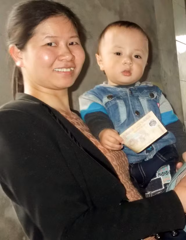 Chuyện tình sét đánh của chàng trai mắc bệnh xương thủy tinh - Hình 2 Chuyen tinh set danh cua chang trai mac benh xuong thuy tinh-Hinh-2