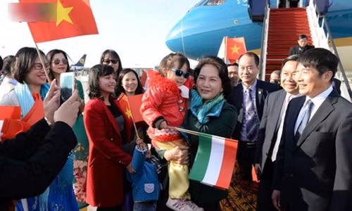 Chu tich Quoc hoi Nguyen Thi Kim Ngan tham chinh thuc Hungary
