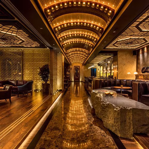 Charles H (Seoul, Hàn Quốc): Quán bar được đặt tên theo nhà văn cocktail Mỹ, người đi khắp thế giới để tìm kiếm thứ đồ uống tuyệt vời. Và bạn sẽ còn biết nhiều điều thú vị hơn khi tới đây.