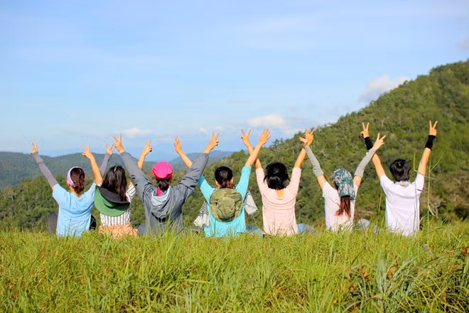 Chụp ảnh nhí nhố, sống ảo: Với phong cảnh không có nơi nào là không đẹp như thế này, bạn tha hồ có đủ view để chụp ảnh độc đáo, nhí nhố, sống ảo cùng đồng đội và bạn bè. Đảm bảo những bức ảnh ở Tà Năng sẽ khiến bạn bè bạn phải hứng thú và ganh tỵ với chuyến đi này. Ảnh: Huỳnh Công Định.