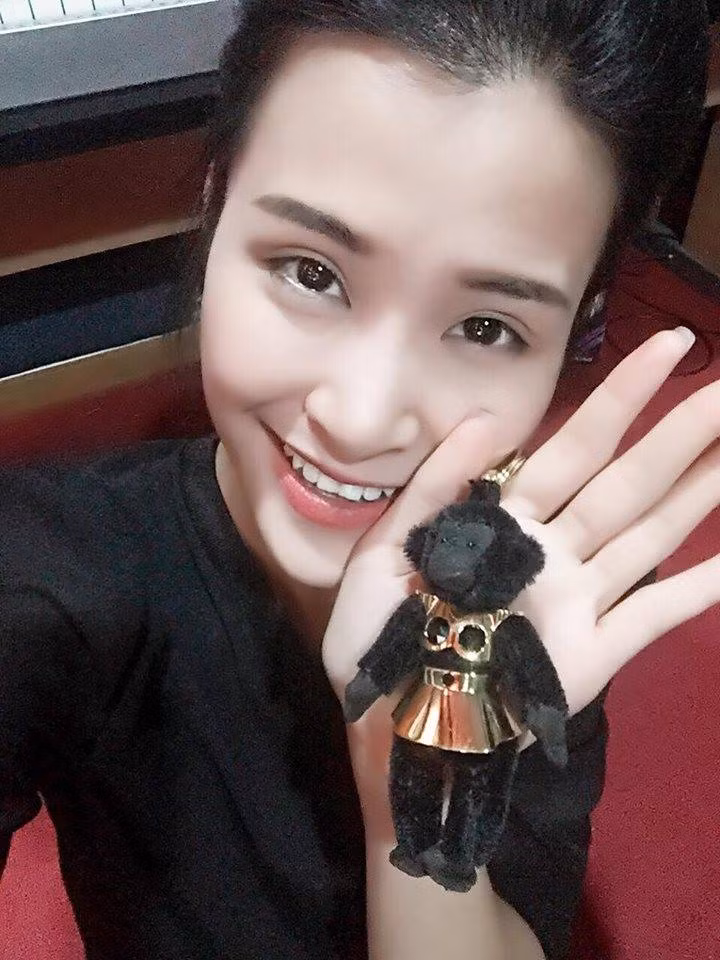 Đông Nhi "đốn tim" fans với sở thích điệu đà "Thu âm vẫn phải thật điệu".