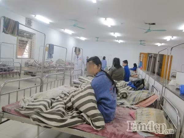 Con dâu ngoan hiền bị mẹ chồng tắc quái ép đến phát điên - Hình 2 Con dau ngoan hien bi me chong tac quai ep den phat dien-Hinh-2