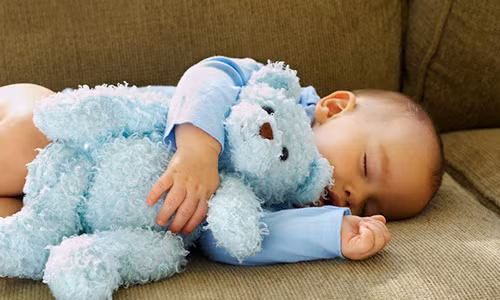 Mối nguy hiểm chết người từ gấu bông đối với trẻ sơ sinh Moi nguy hiem chet nguoi tu gau bong doi voi tre so sinh