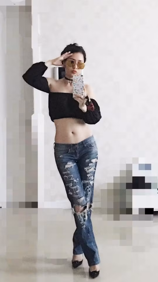 Quế Vân sexy "Xin chào" ngày mới.