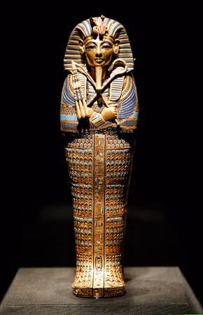 Bi an chet choc kinh hoang lien quan loi nguyen cua Tutankhamun?
