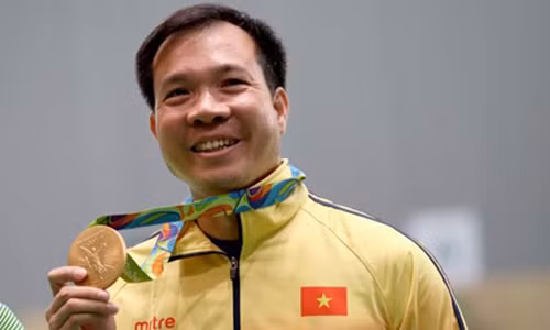 Với thành tích 202,5 điểm trong 20 lượt bắn, xạ thủ Hoàng Xuân Vinh ngày 6/8 đã giành huy chương Vàng tại nội dung 10 m súng ngắn hơi nam tại Đại hội thể thao thế giới (Olympic) 2016.