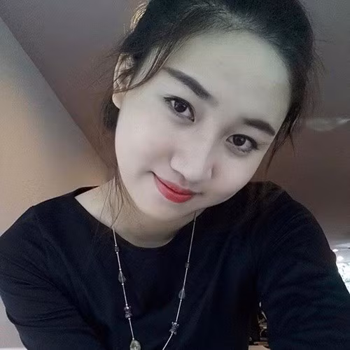 Ít ai biết rằng, trước khi tham gia cuộc thi, Á hậu 1 Hoa hậu Hoàn vũ Việt Nam 2015 là một cô nàng khá 'mũm mĩm' với cân nặng lên đến 66kg. Với quyết tâm cao độ và tinh thần "thép", cô gái 23 tuổi đã giảm 10kg trong 1 tháng và trở thành một trong những thí sinh có hình thể nóng bỏng nhất cuộc thi.