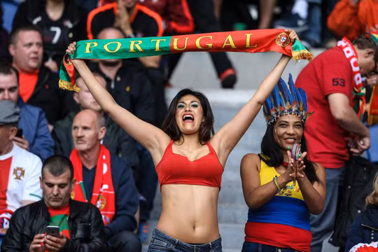 Fan của nhà vô địch Euro 2016 Bồ Đào Nha.
