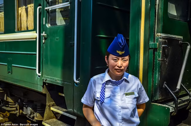 “Tôi đã dừng ở Mông Cổ và tham quan đất nước này trong 1 tháng, trước khi di chuyển bằng tàu từ Ulan Bator tới Moscow”, Astre nói.