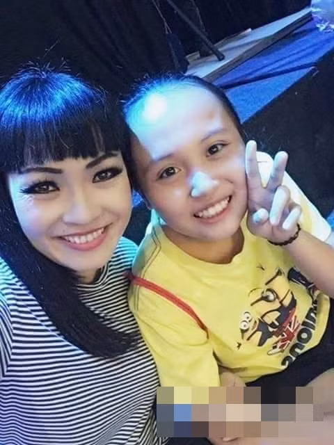 Việc nữ ca sĩ Phương Thanh công bố con gái đang nhận được khá nhiều sự quan tâm từ phía dư luận vì từ trước đến nay, nữ ca sĩ rất ít khi chia sẻ về đời sống cá nhân của mình.