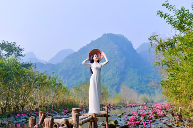 Duyên dáng giữa thiên nhiên hùng vỹ.