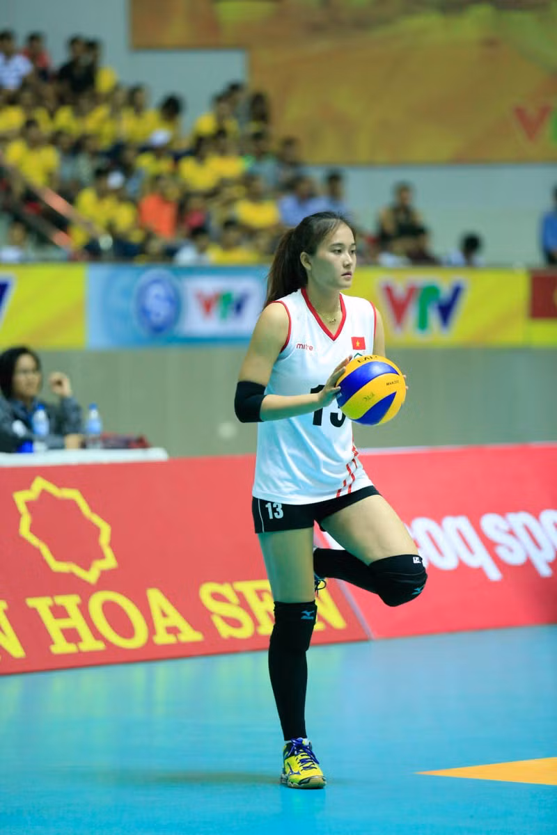 Cây chuyền hai thuộc CLB Thông tin Liên Việt Postbank được nhận Miss VTV Cup 2015.