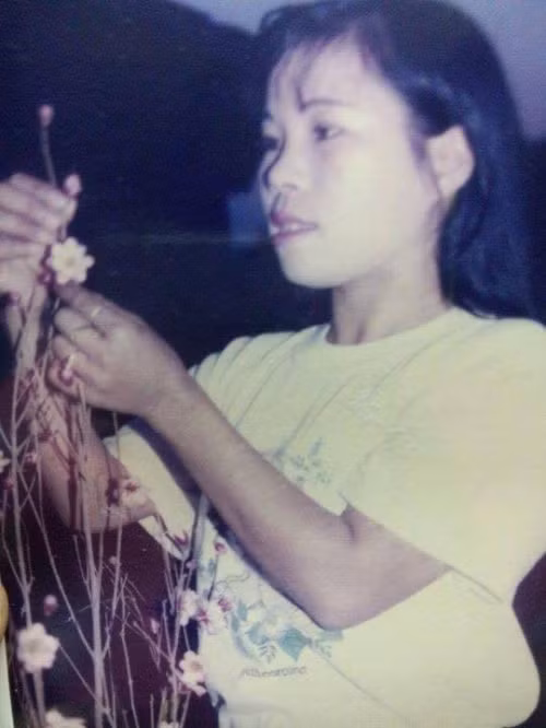 Bức ảnh chân dung mẹ của Trang thời con trẻ.