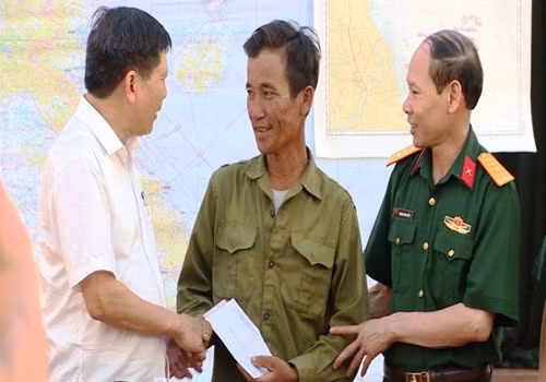 Ngư dân Phạm Văn Lệ.