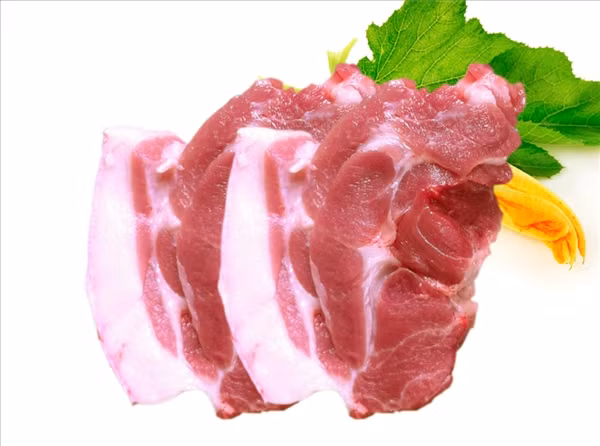 2. Thịt mỡ. Hãy ăn thịt lợn có cả mỡ. Thịt lợn sẽ giúp bạn nạp thêm prôtêin và các axit béo bão hoà đơn, có lợi cho sức khoẻ tim mạch, giúp bạn giảm cân nhanh. Tuy nhiên, đừng ăn quá nhiều mà chỉ nên ăn một vài miếng.