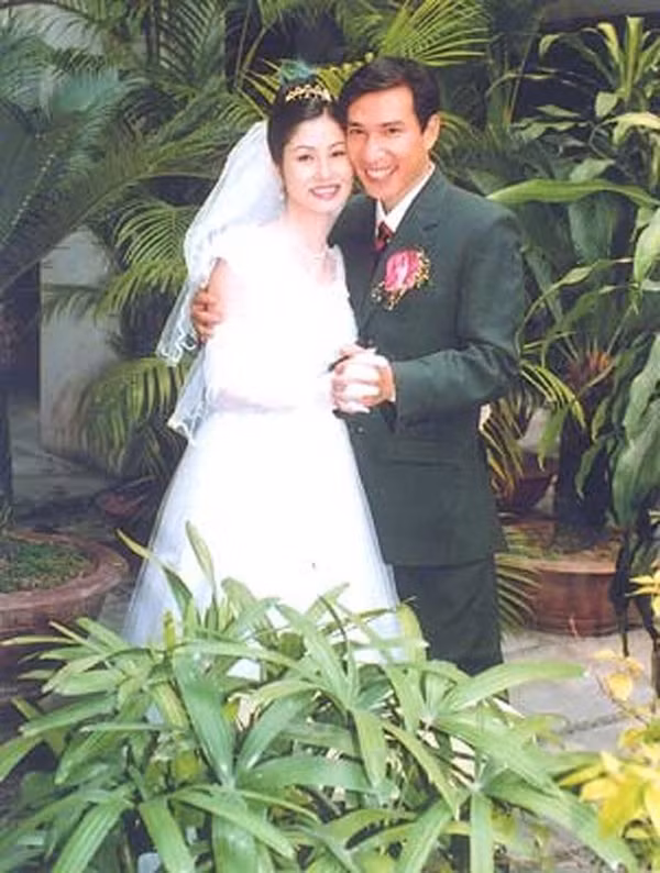 Ảnh cưới của Quang Thắng và vợ.