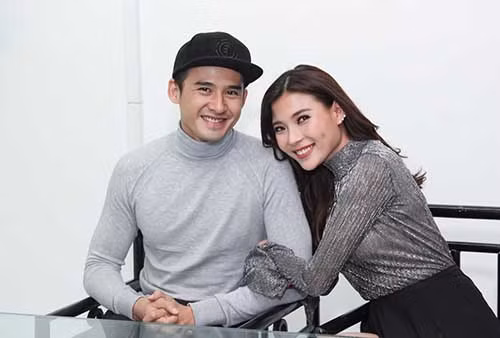  Lương Thế Thành và Thúy Diễm tổ chức đám cưới hồi đầu năm vừa qua và hiện tại vẫn là vợ chồng son và chưa có kế hoạch sinh con. Cuộc sống của cả 2 khá bận bịu khi thường xuyên phải đóng phim, đi nước ngoài, quay quảng cáo… Tuy nhiên, cũng chính vì công việc bận bịu nên thu nhập của cả hai không phải dạng vừa.