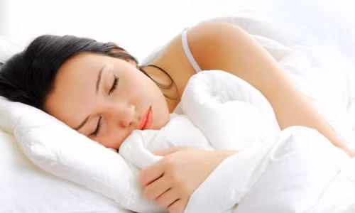 Mẹo nhỏ để bạn ngủ ngay sau 1 phút đặt lưng xuống giường Meo nho de ban ngu ngay sau 1 phut dat lung xuong giuong