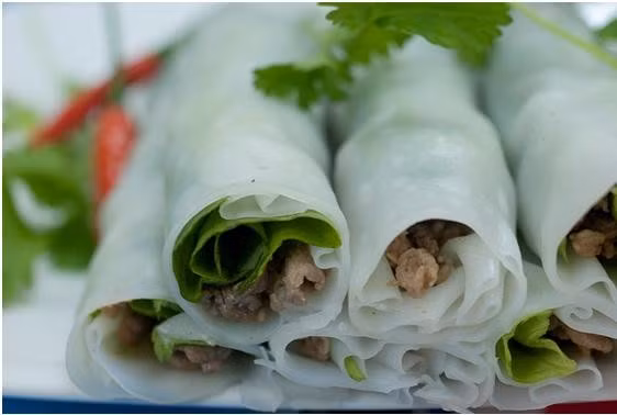 Đến Hà Nội, ngoài thăm thú các thắng cảnh, các khu di tích... các bạn đừng quên ăn thử tại một trong 5 quán phở trong danh sách trên. Chắc chắn bạn sẽ bị nét tinh tế trong ẩm thực của Hà Nội chinh phục mà muốn quay lại đây thêm nhiều lần nữa.