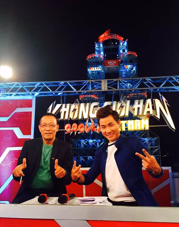 Đúng như nhận xét của con trai - MC Lại Bắc Hải Đăng: "Bố tôi vẫn còn rất trẻ". MC Lại Văn Sâm vẫn giữ được phong độ như những ngày còn dẫn SV96.