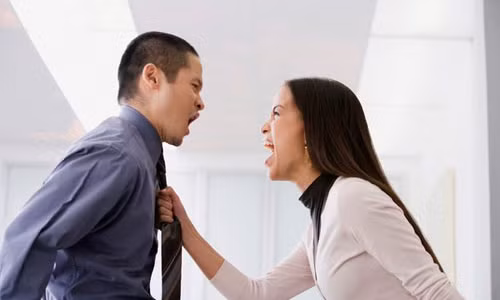Chia tay nguoi yeu, em bi doi lai xe may da tang