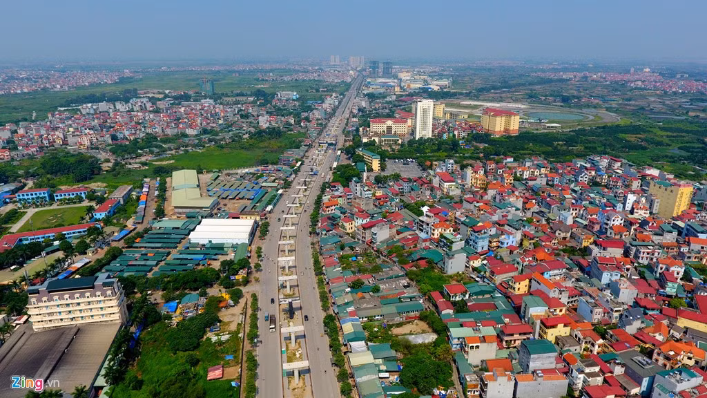 Công trình bị gọi là "dự án rùa thập kỷ" có chiều dài khoảng 12,5 km chạy dọc quốc lộ 32 từ Nhổn qua các đoạn đường Hồ Tùng Mậu - Cầu Giấy - Kim Mã - Núi Trúc - Cát Linh - Trần Quý Cáp và kết thúc ở ga Hà Nội.